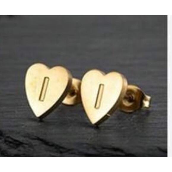 Letter I initial gold heart mini stud earrings - Picture 1 of 4